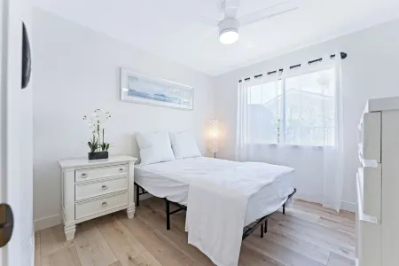 Charming 4-bedroom house with WiFi, AC in picturesque Mission Viejo Отели рядом с достопримечательностью «оз. Мишн-Вьехо»