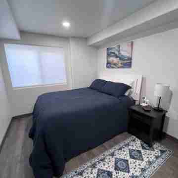 Lake Front 2-bedroom condo on beatiful Moses Lake with Private Hot Tub Rooms