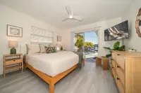 Waterfront Villa: Private & Quiet, Views, Pool, Hot Tub, King Beds, Golf Cart