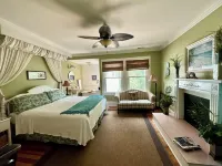 Red Rocker Inn Hotels in Swannanoa