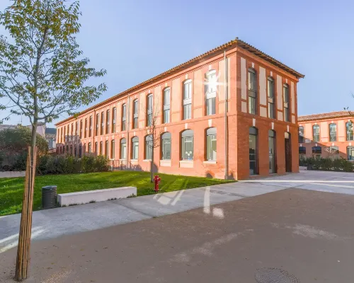 Montempô + Apparthôtel Toulouse Cité Internationale Hoteles cerca de Garona