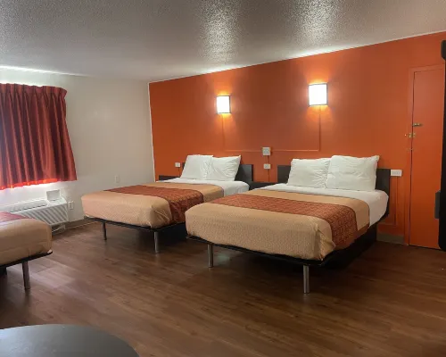 Regal 8 Inn & Suites Hoteles en Condado de Logan