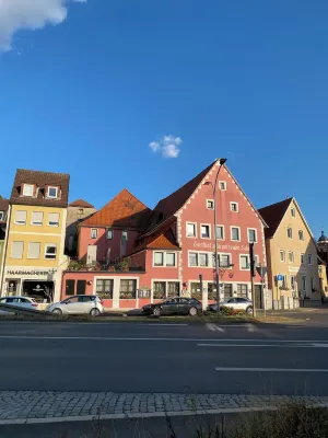 Gasthof Zum Goldenen Schiff - Lehm, Stil & Altstadtflair Các khách sạn gần Kapelle