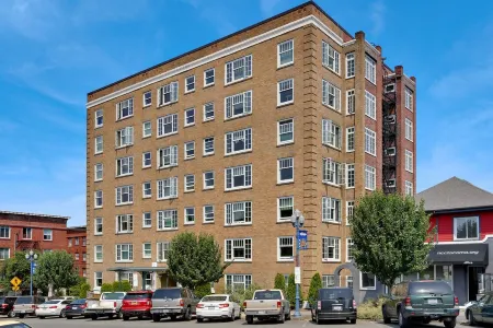 Stadium District Room With A View