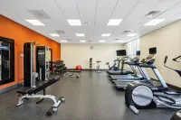 Hampton Inn and Suites by Hilton Logan - Gym