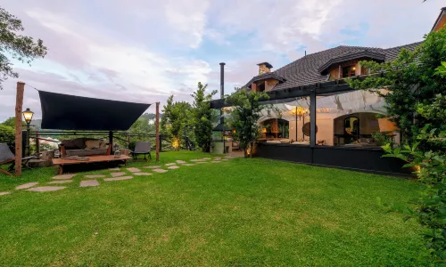 Alma Hotel
