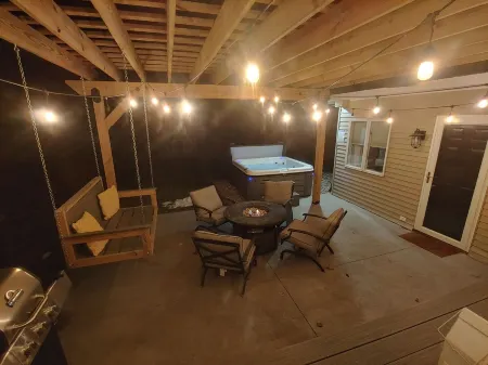 Historic Hideout - Unique Getaway in Amish Country with HOT TUB