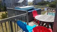 DECK OCEAN VIEWS; HOT TUB, GREAT RATES  !!