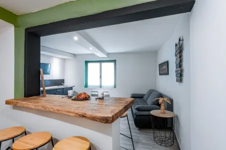 Douce vie en Provence Отели в г. Малосен