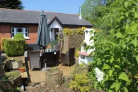 Delightful Detached Cottage close to Exeter, Dartmoor and the coast.