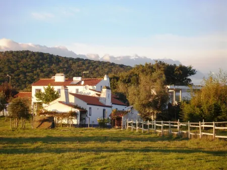"Casa da Malta" - Country Cottage - Neighbourhood of Évora (30 km) Отели рядом с достопримечательностью «Замок Монтемор-у-Нову»