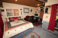 12th St. Cowboy Corner Bandera, TX Hotels in Bandera