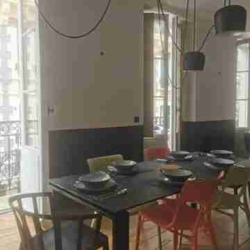 Au Cœur de Biarritz. Spacieux T5 Dining/Meeting Rooms