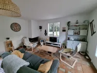 House with large garden in an oyster farming site close to the beach and the golf course.