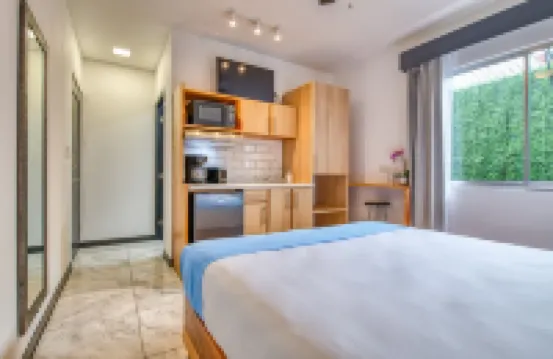 Stylish apartment in San Jose with A/C! Hotels in 