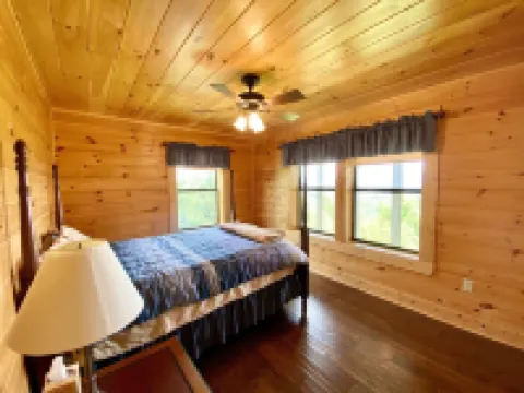 MOUNTAIN TOP CABIN WITH PARTNERING MARINA ON NORRIS LAKE