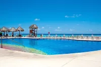 Oceanfront 2Br Villa for 6 -  3 Bathrooms - Walk to la Isla & Beach - Villas