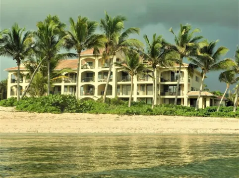 Gorgeous Beach front 2 bed 2.5 bath condo "Serenity by the Sea"