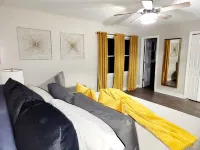 The Blissful Hideaway w/ large backyard, jacuzzi and two connecting decks