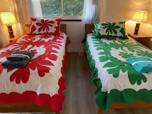 Tahiti, quiet air-conditioned tropical villa, marvelous lagoon and mountain view