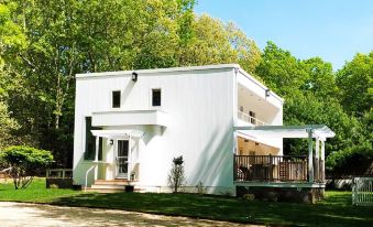 Hamptons House 4 Bedroom House - 0225112000ljrr3naA16F R 339 206 R5 D