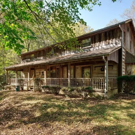 Modern Cabin With Pool Near Nashville!