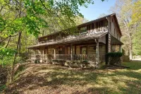 Modern Cabin With Pool Near Nashville!