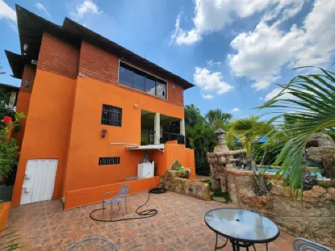 Beautiful villa with private pool and nice mountains view Hoteles en 