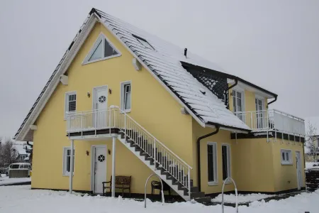 Only 250 m to the beach - 3 rooms.Apartment with 2 balconies Отели в г. Бёргеренде-Ретвиш