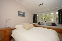 Harbour views OMAPERE MAGIC   Spacious 3 bedroom 2 bathroom