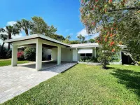 Recently Updated 2/2 Home with Hot Tub, 1 Mile to Beach Hotels near Costco Wholesale