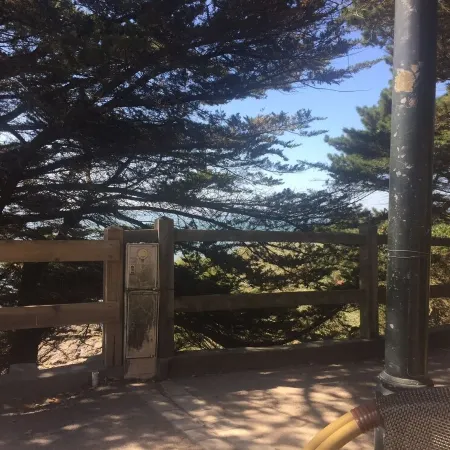 FACING THE SEA, Very nice apartment T2, large balcony and beach below