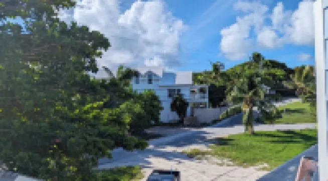 Coastal Chic - Cozy 2BR 3bd in charming Harbour Island Steps to Pink Sand Beach
