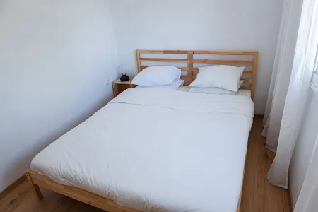 Grand Seaview Retreat - walk to the beach