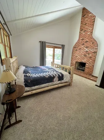 SQUAW LAKE northern getaway