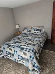 Charming 3-bedroom apartment with WiFi, AC in wonderful Bessemer