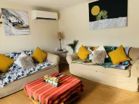 3 Bedrooms 5 Bed’s Upper Unit of Duplex Home Hotels in Kings County