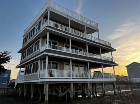 "Bay Dream" Avalon - 360 Views - Hot Tub - Roof Deck - Bike To Beach