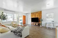 Stunning Newly Remodeled Home with Gorgeous Sunroom Hotels in East Pasadena