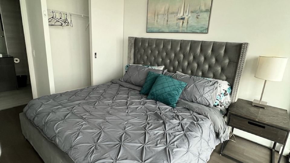 Luxury 2 bed 2 bath across jets arena 16th floor with amazing view