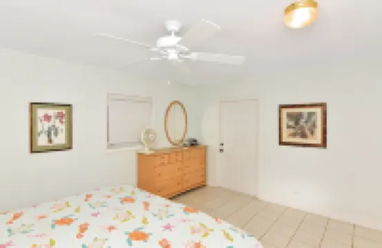 Ixora West - Views over Elizabeth harbor, beach access across the road.