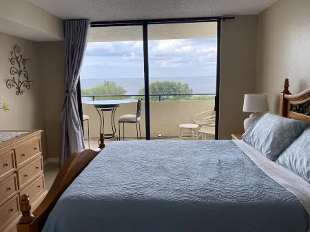 Cozy Gulf Island Resort Condo #603 in Hudson