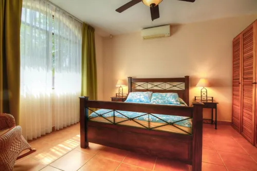 Heaven On Earth! Perfect Get-Away! Gorgeous Beach. Pool. Couples &/or Families.