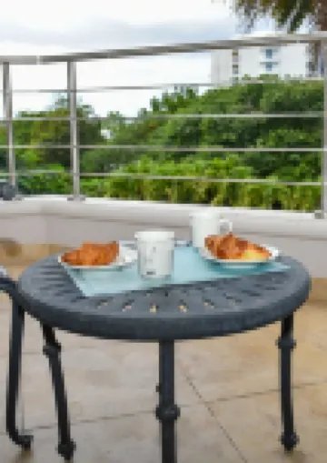 Oceanside Escape at Rainbow Beach Club – Pools, Views & Private Beach Access