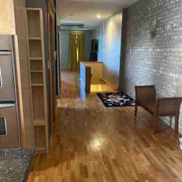 Spacious 2 bedroom 2 bath 10 Minutes to Down Town Others