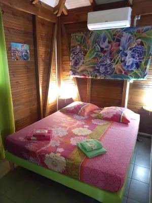 Nice quiet 2 bedroom kaz, 6 mn from Saint François and its beaches