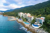 Ocean Front, Fully Staffed Villa in Secure Gated Community.