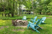 Gifford House: 4BR, Secluded Lake House on 1.5 Acres with Private Dock Hotels in Lakewood
