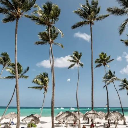 Beach Villa • Steps to Bavaro Beach • Ocean-View Rooftop • 2Br/2BA • Los Corales