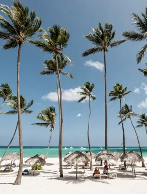 Beach Villa • Steps to Bavaro Beach • Ocean-View Rooftop • 2Br/2BA • Los Corales -  Holiday Villas